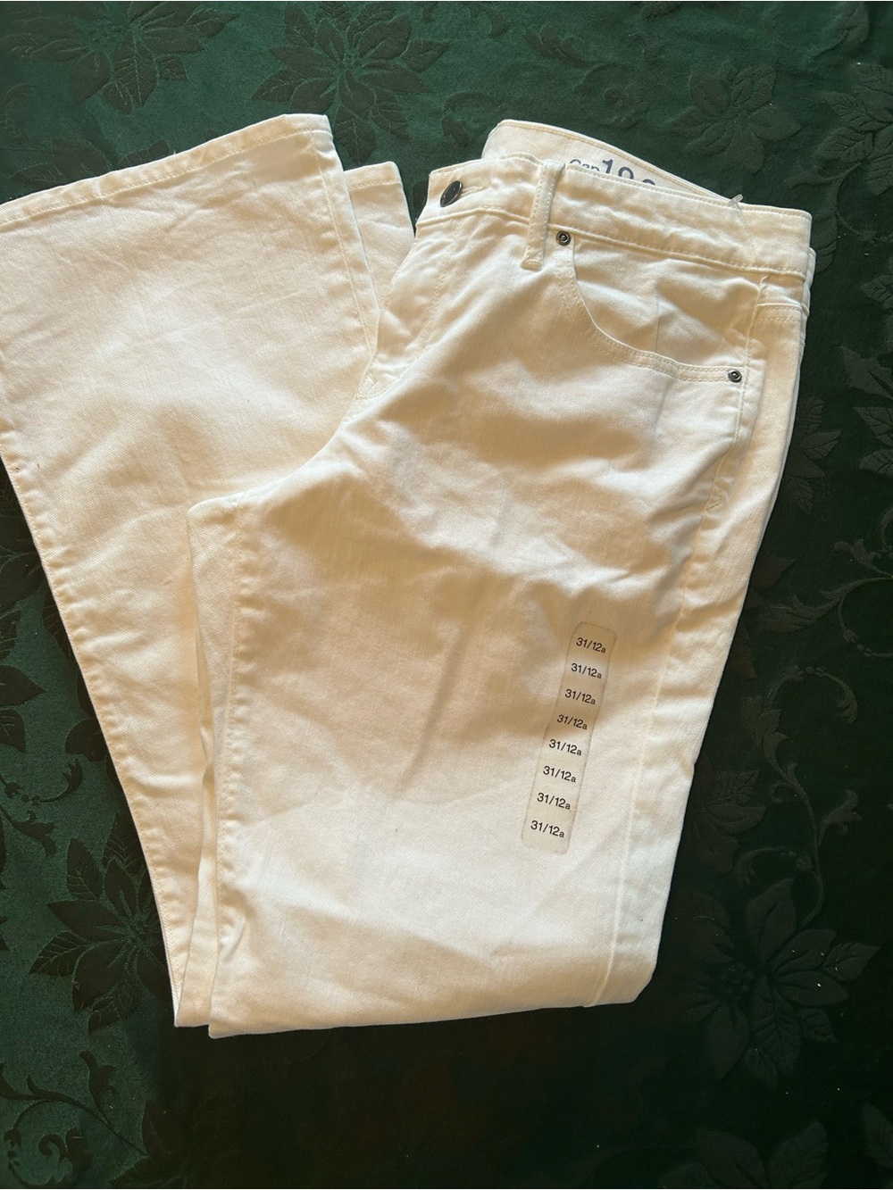 Gap 1969 White ladies denim boot cut jeans new 31/30.